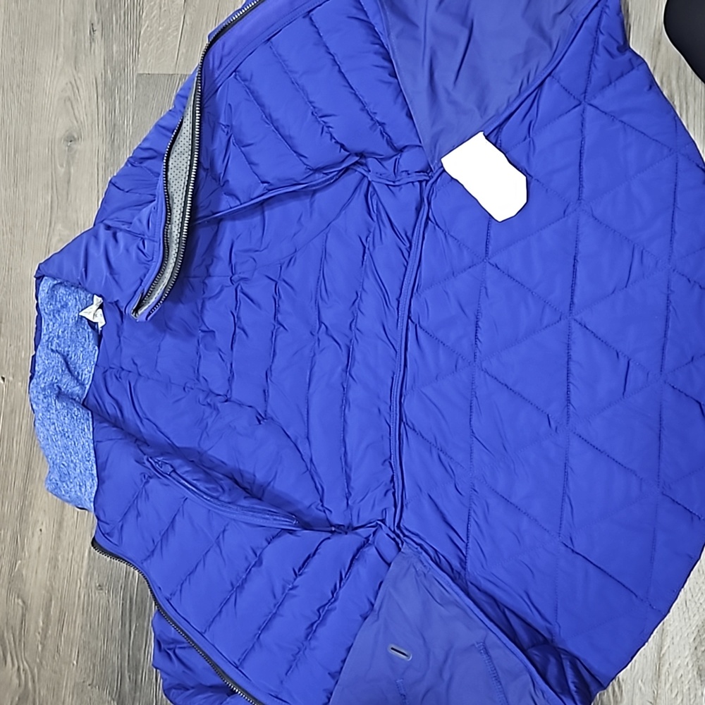 Lululemon down jacket - 4 - Picture 5 of 8